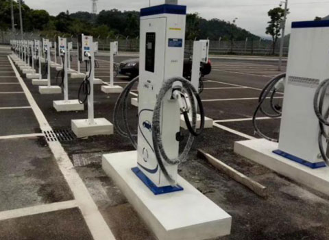廣州從化區(qū)賽馬場案例-7KW立柱式充電樁