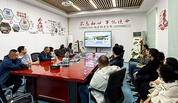 交流互鑒 共促發(fā)展｜國家市場監(jiān)督管理總局計量司組織各地市計量處室到訪鴻嘉利參觀學習(圖2)